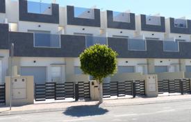 Cozy townhouse with a garden, a terrace, a patio and a solarium in a complex with a swimming pool and a parking, Torre de la Horadada, Spain for 230,000 €