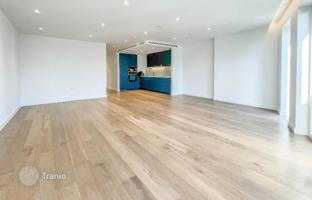 Two-bedroom apartment in a residence with a gym, a garden and a cinema, Holborn, London, UK for £1,423,000