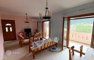 2-room townhouse 144 m² in Euboea for 300,000 €