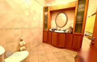 5-bedroom villa 1,700 m² in Larnaca for 7,100,000 €