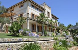 Three-storey historic villa with a pool and a garden in Palma de Mallorca, Spain for 15,000 € per week