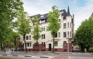 3-bedroom apartment 236 m² in Central District for 320,000 €