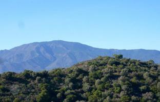 Land plot 2,957 m² in Estepona for 875,000 €