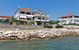 Two apartments just 5m from the sea, Petalidi, Peloponnese, Greece for 275,000 €