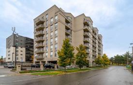 Apartment – Bathurst Street, Toronto, Ontario,  Canada for C$963,000