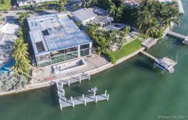 Modern villa with a pool, a terrace and a bay view, Miami Beach, USA for $8,500,000