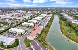 Townhome – Hollywood, Florida, USA for $755,000