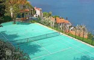 2-bedroom apartment 95 m² in Kotor city for 320,000 €