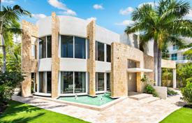 Modern villa with a pool, a garage, a terrace and a bay view, Fort Lauderdale, USA for 2,782,000 €