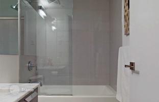 5-bedroom apartment in Charles Street East for C$1,041,000