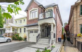 Townhome – Etobicoke, Toronto, Ontario,  Canada for C$2,559,000