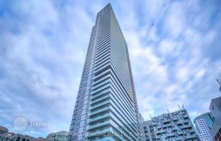 5-bedroom apartment in Front Street West for C$1,074,000