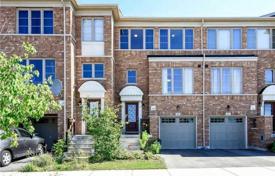Terraced house – Scarborough, Toronto, Ontario,  Canada for C$1,151,000