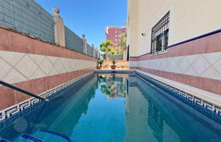 5-bedroom villa 334 m² in Fuengirola for 860,000 €