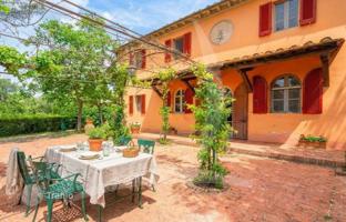 4-bedroom villa 280 m² in Palaia for 990,000 €