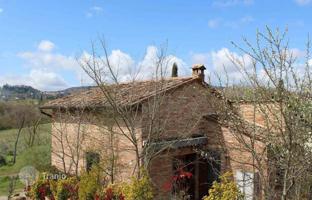 6-bedroom villa 460 m² in Siena for 950,000 €