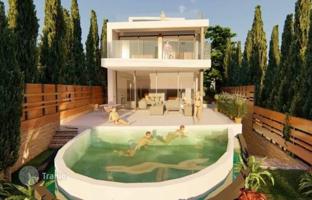 4-bedroom villa 221 m² in Chloraka for 2,320,000 €