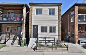 Townhome – Dundas Street West, Toronto, Ontario,  Canada for C$1,371,000