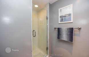 5-bedroom apartment in Western Battery Road for C$889,000