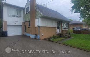 9-bedroom house in Etobicoke for C$1,177,000