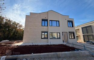 3-room house 192 m² in Umag for 1,047,000 €