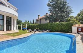 Beautiful spacious villa with pool and sea view for 1,275,000 €