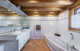 5 ensuite bedroom chalet, south east facing, superb views located in Saint Gervais (A) for 2,960,000 €
