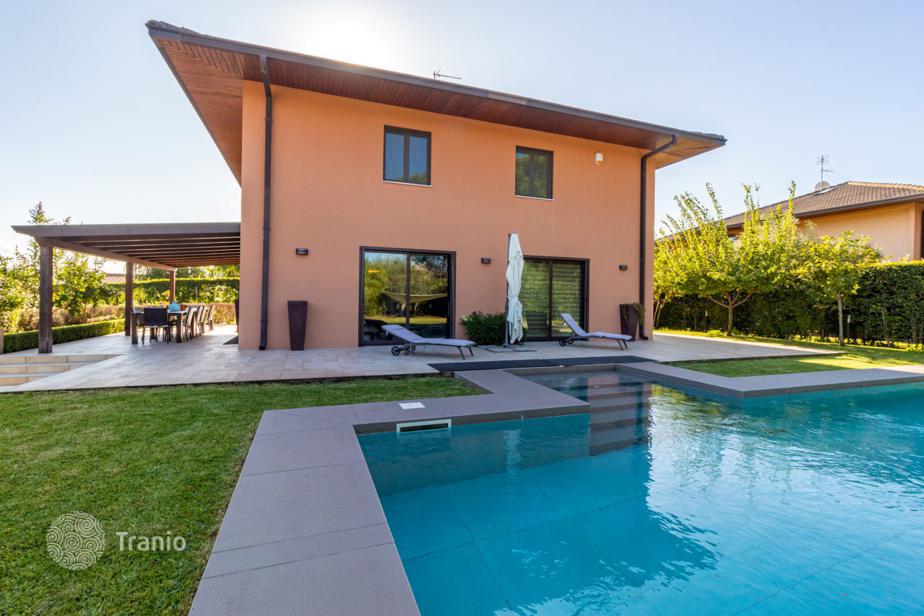 Villa for sale in Catania, Italy — listing 1908317