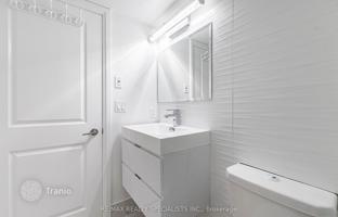 5-bedroom apartment in Etobicoke for C$824,000