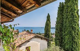 Ancient villa with a Lake view, Gardone Riviera, Italy for 375,000 €