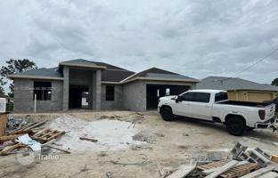 3-bedroom house 246 m² in Lehigh Acres for $396,000