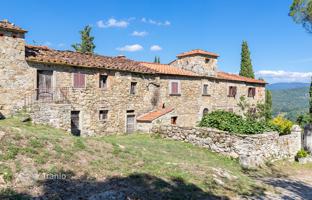 25-bedroom castle 2,200 m² in Talla for 950,000 €