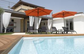 Beautiful 4 Bedroom Unique Designed Private Villa in Sea Caves for 995,000 €