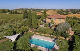 Beautiful estate with a lake and olive grove, Pienza, Italy for 1,850,000 €