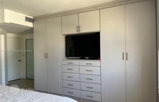 2-bedroom apartments in condo 114 m² in Bay Harbor Islands for $615,000