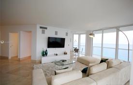 Bright four-room apartment on the beach in Miami Beach, Florida, USA for 1,444,000 €