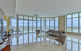 Stylish flat with ocean views in a residence on the first line of the beach, Hollywood, Florida, USA for $1,699,000