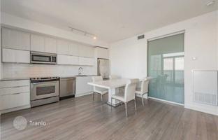 2-bedroom apartment in Etobicoke for C$1,016,000