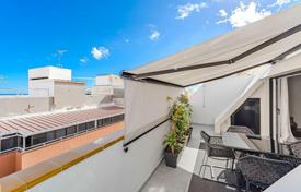 Furnished one-bedroom penthouse with a parking in the center of Santa Cruz de Tenerife, Spain for 595,000 €