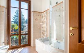 8-bedrooms detached house in Stresa, Italy for 950,000 €