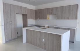 Townhome – West End, Miami, Florida,  USA for $590,000