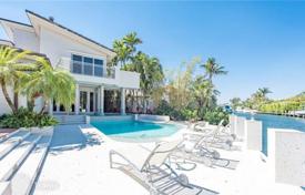 Modern villa with a pool, a private dock, a garage and a terrace, Fort Lauderdale, USA for $2,895,000