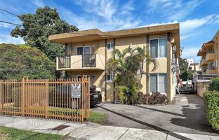 House 443 m² in Miami for $1,950,000