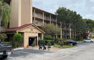 2-bedroom apartments in condo 111 m² in Pembroke Pines for $290,000