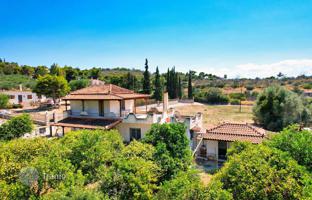Two-storey villa with a garden a few steps from the beach, Kranidi, Peloponnese, Greece for 250,000 €