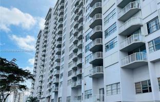 1-bedroom apartments in condo 93 m² in Aventura for $265,000
