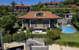 5-bedroom villa 1,620 m² in Sarıyer for 251,543,000 TRY