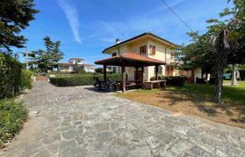 Villa – Pietrasanta, Tuscany, Italy. Price on request