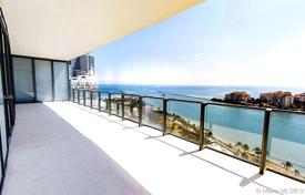 Designer three-bedroom apartment with panoramic ocean views in Miami Beach, Florida, USA for $8,500,000