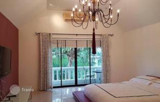 3-bedroom villa 400 m² in Chonburi for $216,000